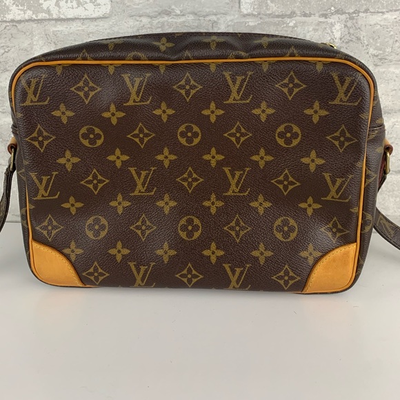 ❗️SOLD❗️AUTHENTIC LOUIS VUITTON NILE - Picture 2 of 13